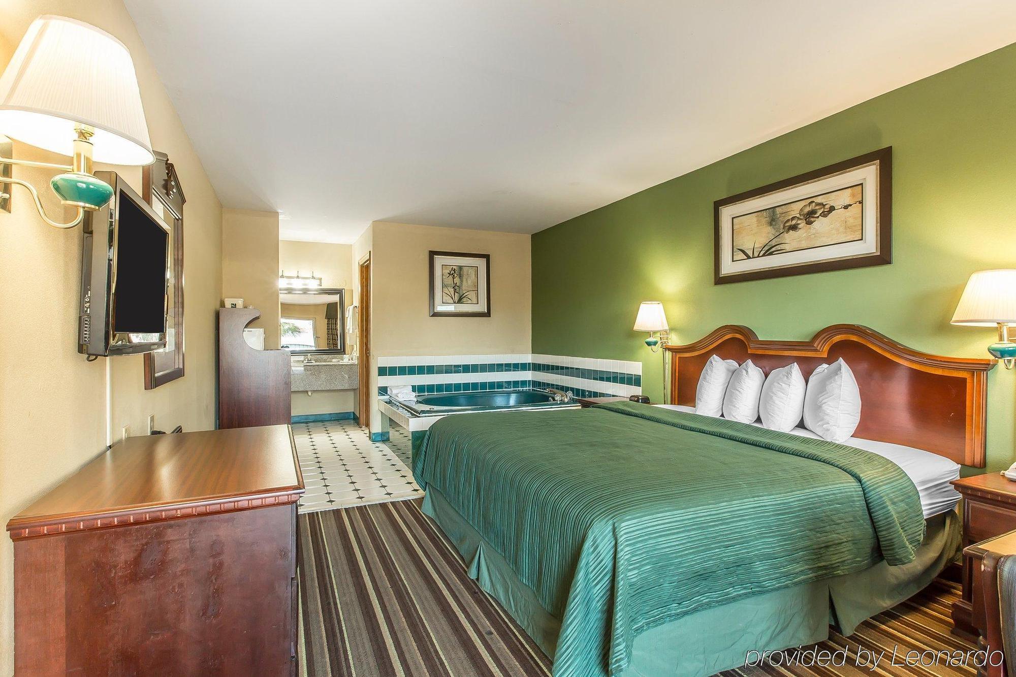 Quality Inn And Suites Macon Esterno foto